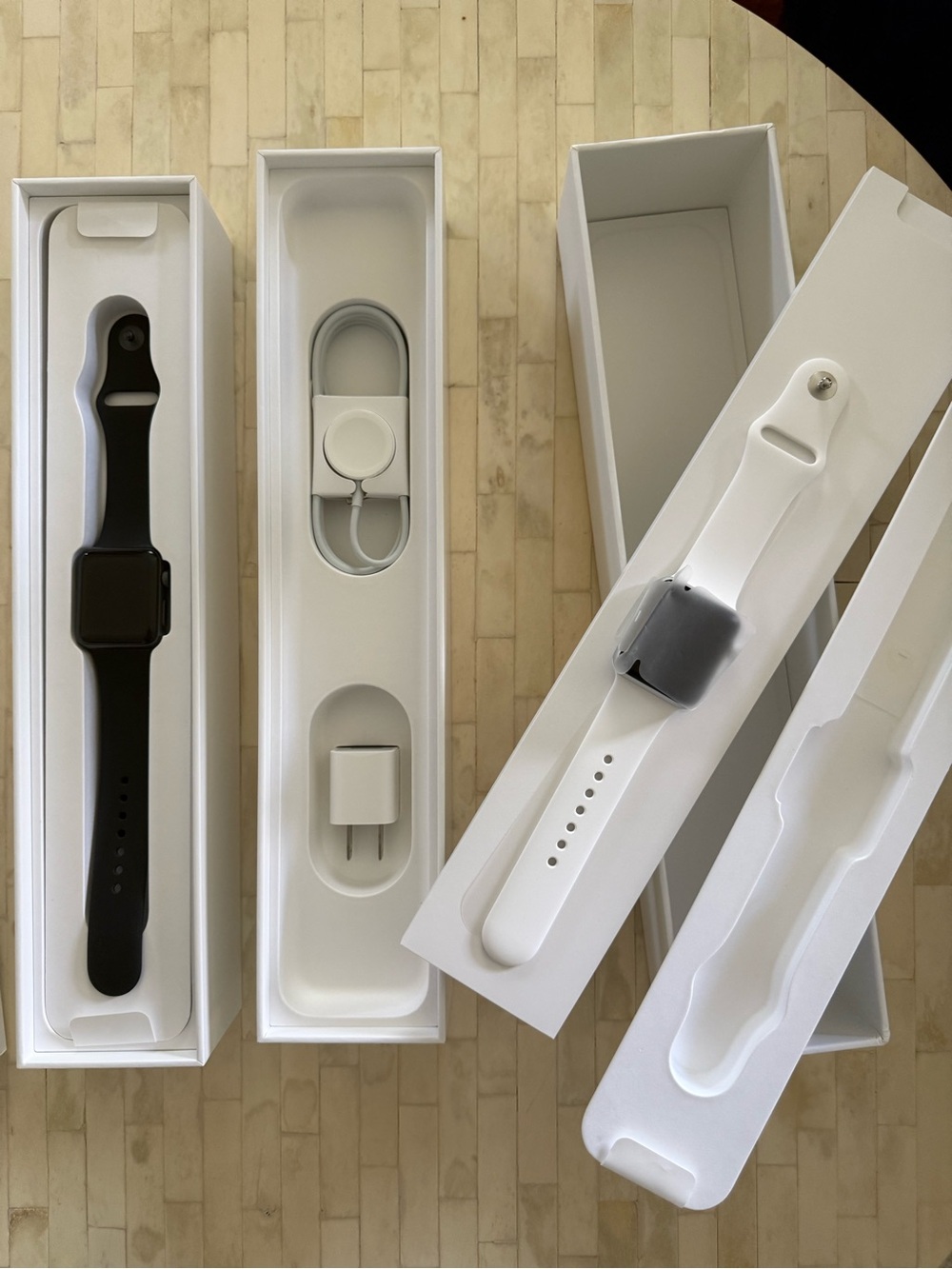 Apple Watches series 2 - 2 set 38mm black and white